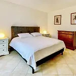 Awesome In * Aigues-Mortes