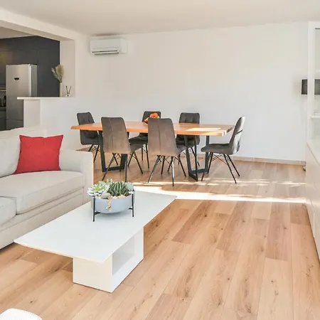 3 Bedroom In Casa vacanze Aigues-Mortes
